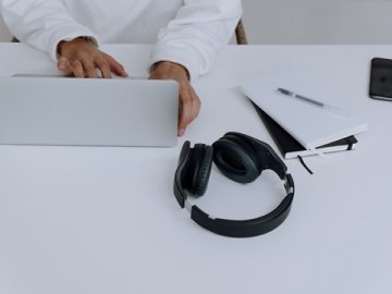 新加坡公司注銷：自愿與強制注銷的區(qū)別及選擇指南