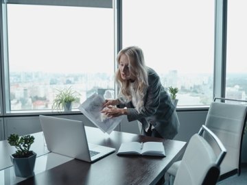 美國公戶轉(zhuǎn)私人賬戶的法規(guī)與風(fēng)險(xiǎn)解析