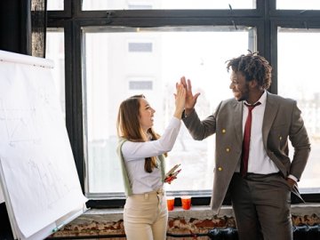 美國公司注冊指南：國內(nèi)操作全解析